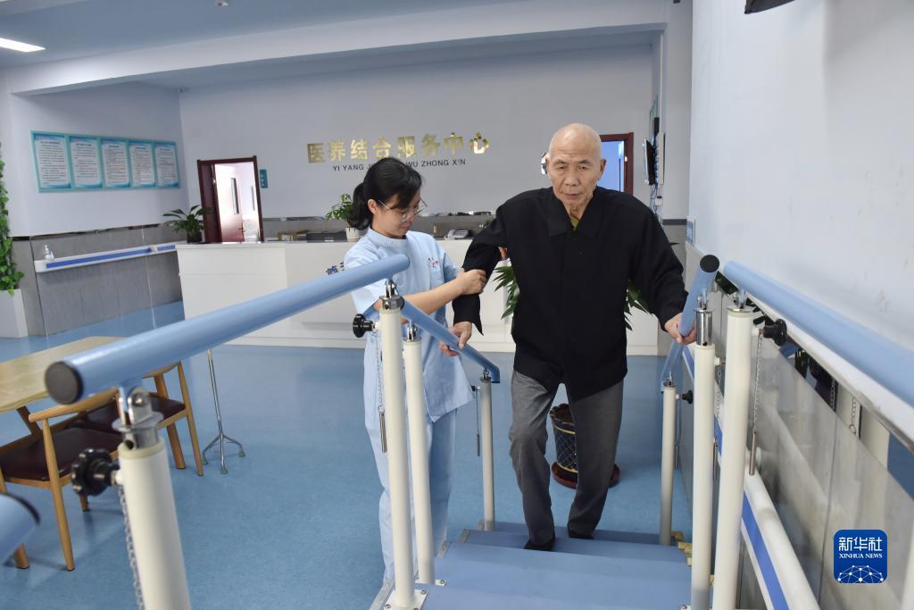中游棋牌官方网站